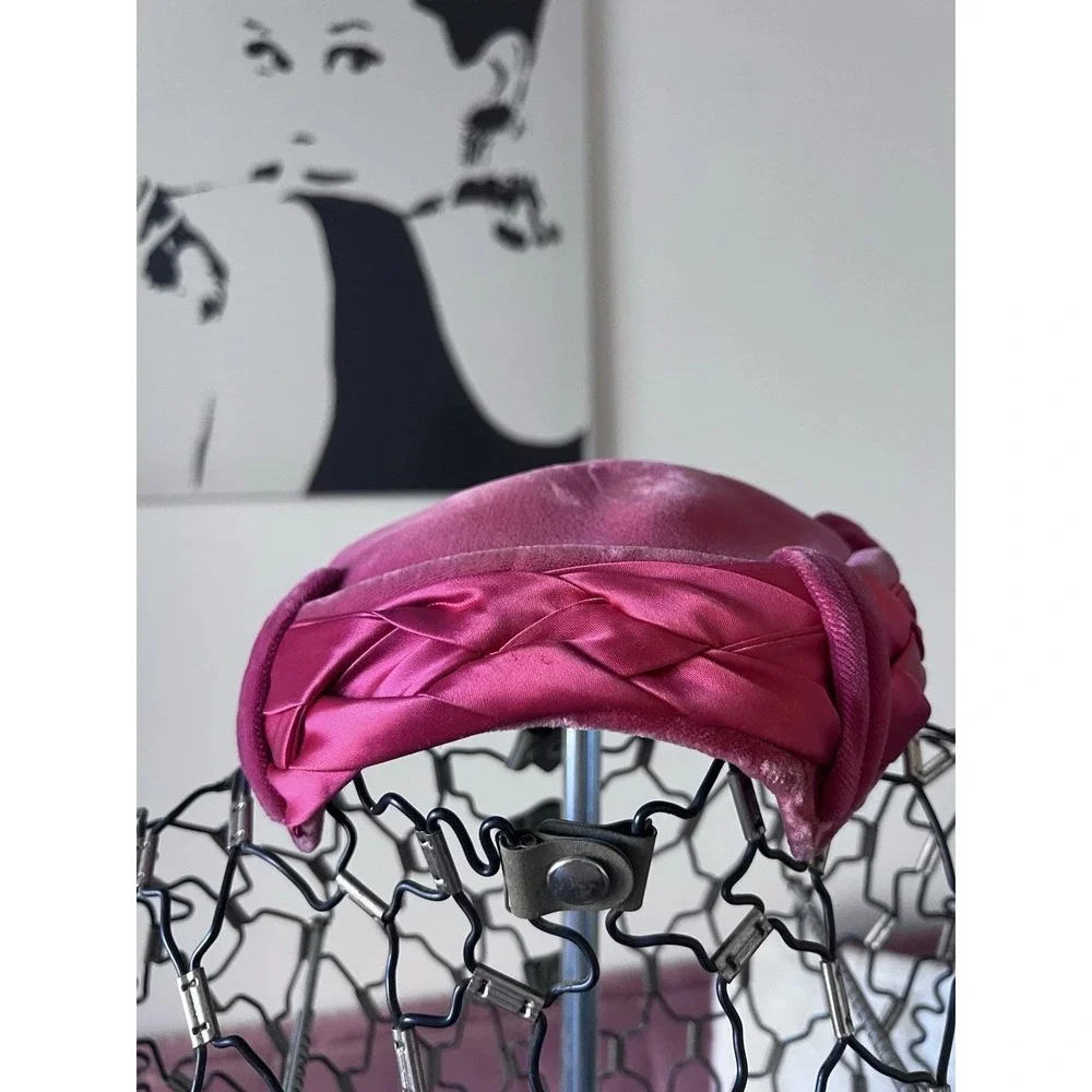 Vintage Magenta Pink Velvet Pillbox Hat Braided Satin Trim Retro Mid Century - Picture 2 of 6